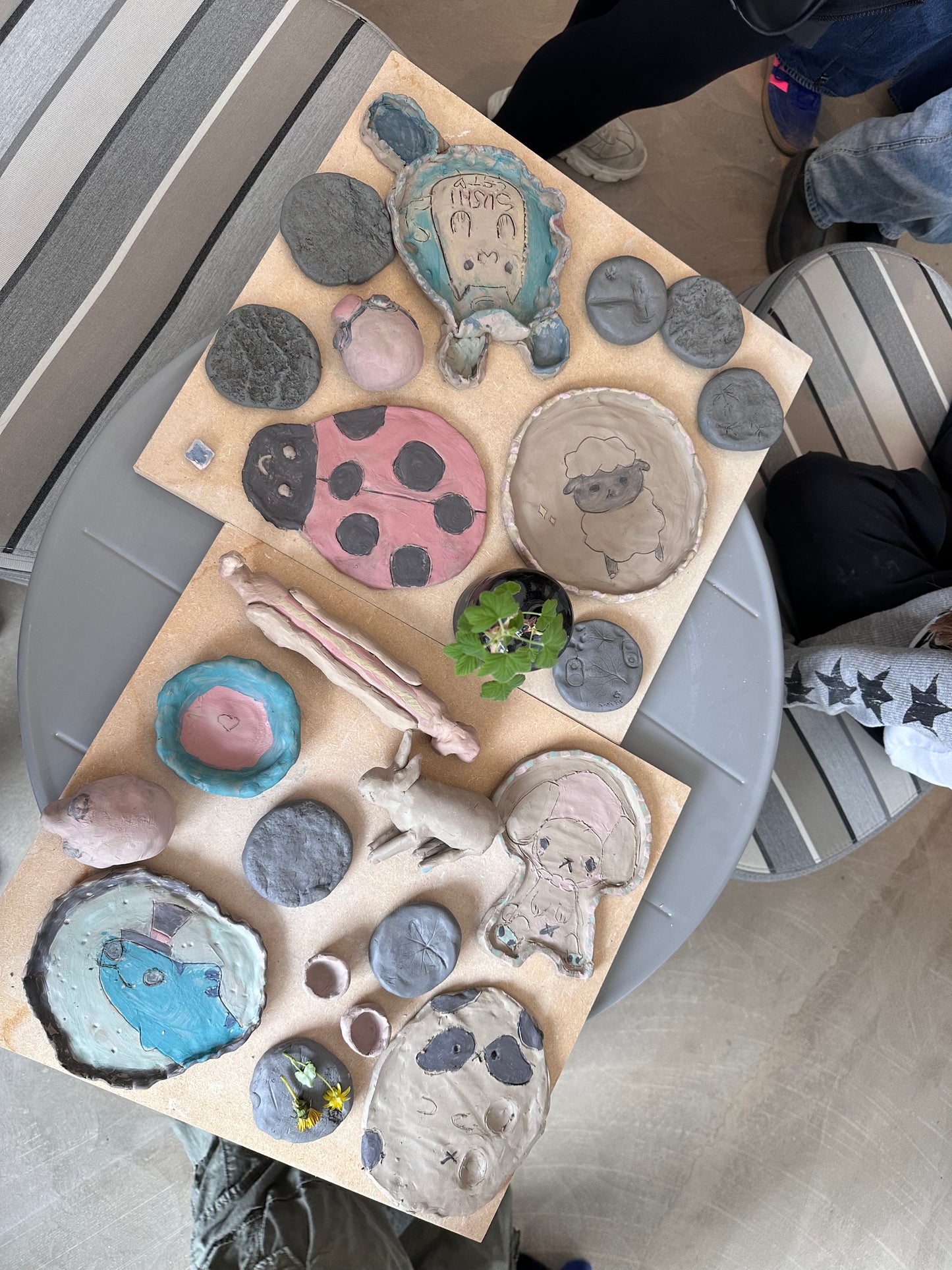 6/Dec Family Clay Play: Holidays Pottery Painting 10.00/11.00/13.00(Sat)